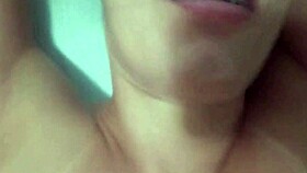 Coroa Com Cara de Vagabunda Deixou Eu Meter no Pelo e Gozar na Buceta Dela