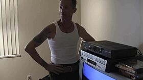 Gothic babe strips, sucks, gets facial 😈