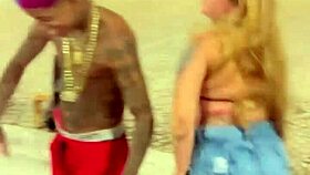 Vídeo amador caiu na net todo mundo fudendo na rua sem camisinha