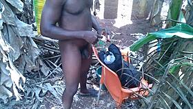 Masturbate trying to cum hard this Easter to show his fans right now