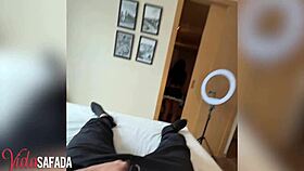 Pegando a empregada sozinhos no apto?