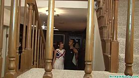 Tight teen cheerleader fucks husband before babysitting