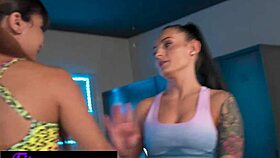 Fitness rooms lexi dona lesbian pussy eating orgasm with latina gym babe