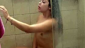 influencer do xebiuzao grandao foi pega no flagra no banho