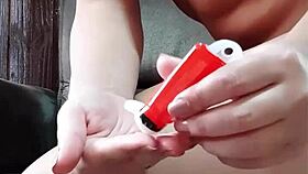 gostosa da ginger lolla se masturbando de quatro e gozando ate piscar o cu