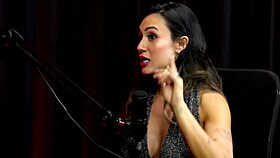 Sempre Foi Exibida é Sensual na Internet Aproveitou Todas as Oportunidades e o Teste de Fidelidade - Taluane Boom Watch on Sheer Red