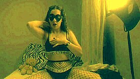 homework waits while i rub my horny pussy to cum hard