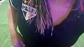 Cai de boca no meu gramado paty bumbum invade o gramado do estadio do maracanã brasil 😍