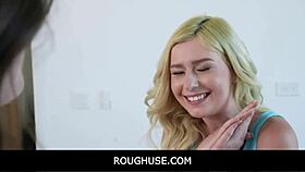 Minxx and Fiona fuck everywhere nonstop 🔥🏠