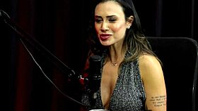 Sempre Foi Exibida é Sensual na Internet Aproveitou Todas as Oportunidades e o Teste de Fidelidade - Taluane Boom Watch on Sheer Red