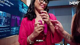 Lésbicas Gostosas Se Masturbando Com Brinquedos