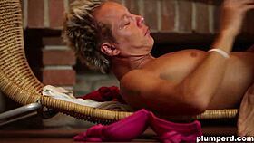 HAIRY BBW FAT-SITS Skinny Masseuse!