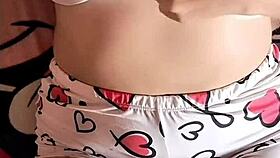 chica gets so hot watching porn video 😈