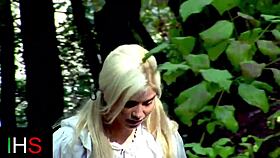 outdoor threesome with blondes sucking and fucking wildly