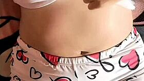 chica gets so hot watching porn video 😈