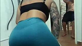 o dono do carrinho de churrasco tá me tratando bem só pra foder ela gostoso