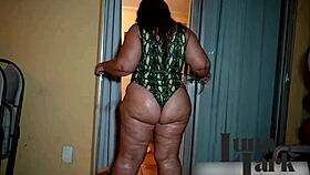 Jay Playhard slams Luna Lark's curves in hardcore shower pound