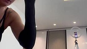 alinemilf updates her bondage play in this casual backstage video.