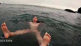 alice kink strips her tiny bikini at crowded beach for all to see