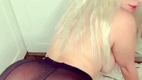 blondie fesser twerks her huge ass with dildo blowjobs and super wet solo masturbation