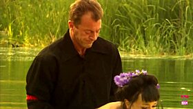 That couple bangs rough cowgirl style on a vintage boat in the lake outdoors