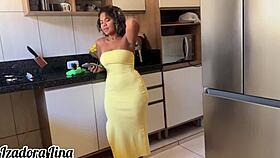 Eating hot cousin's ass while parents are home 😈🍑