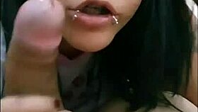 putaria suja na rua com essa bbw balançando a bunda grande 🍑😈