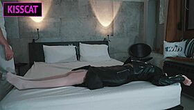 i came to her bed and she fucked me till cum on face oops 😩💦