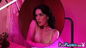 Sweet Evelyn Claire Poses Naked Milf Body Spreading Pussy In Lingerie