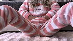 watch this petite asian teen finger her hairy pussy to squirting orgasm up close